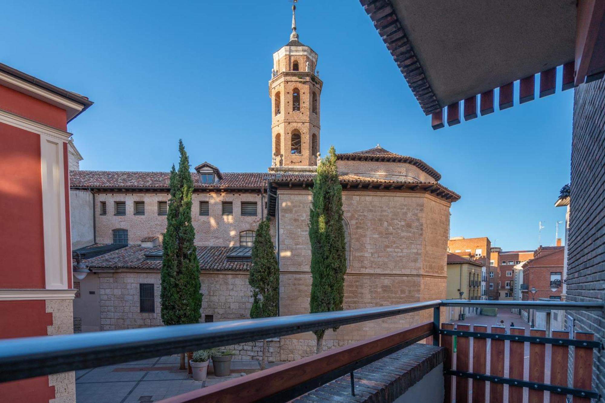 Wow Apartamentos Valladolid Exteriör bild