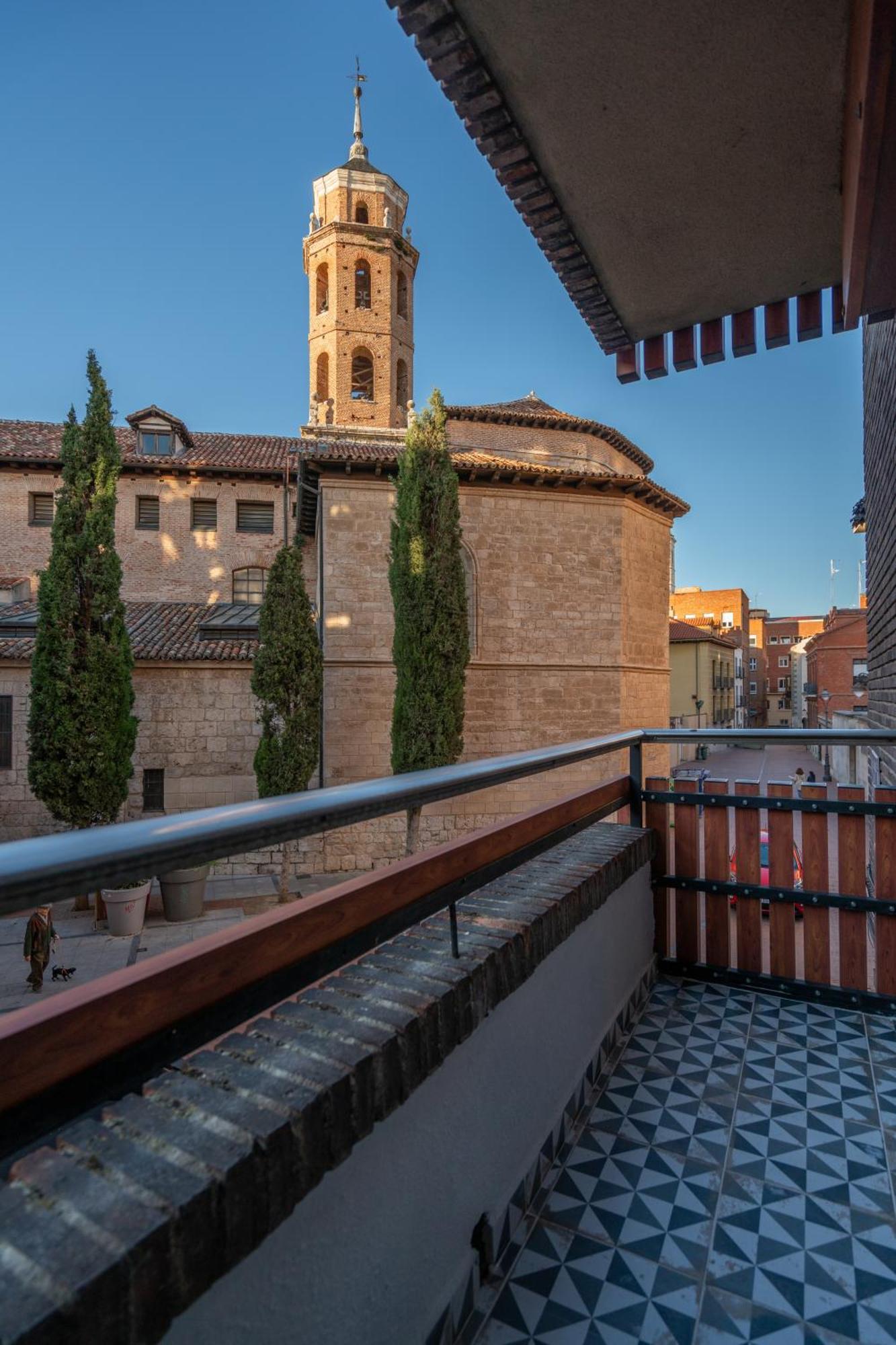 Wow Apartamentos Valladolid Exteriör bild