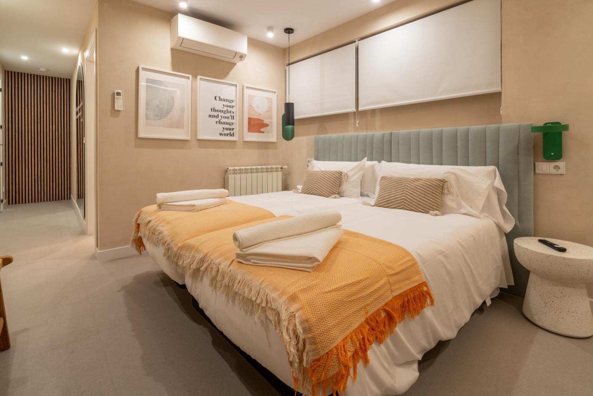 Wow Apartamentos Valladolid Exteriör bild